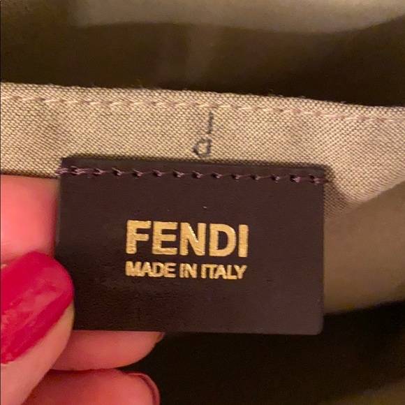 Fendi 💯 % authentic NWOT tote bag! - Picture 5 of 13